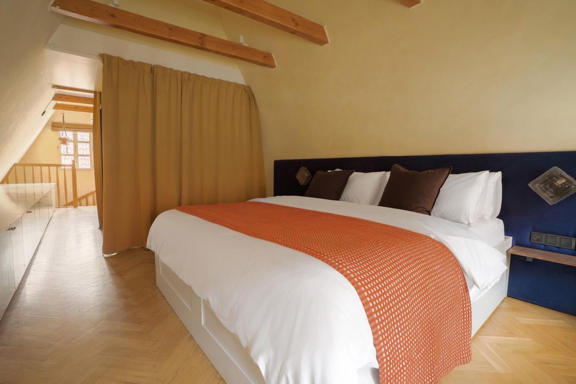 Nelis I Boutique Apartments In Old Town *